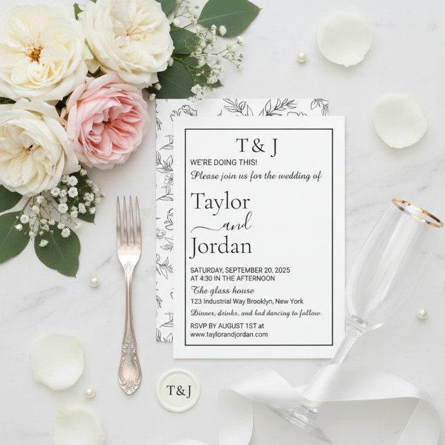 Moderne schwarze florale stimmungsvolle Minimalist Einladung (Von Creator hochgeladen)