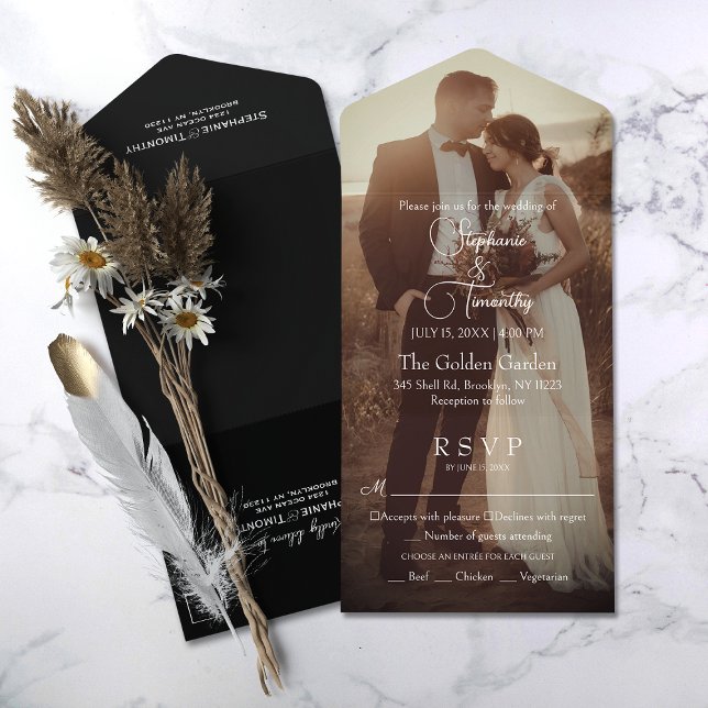 Moderne Schwarze Hochzeit im Foto All In One Einladung (Simplify your wedding with our all-in-one invitation – convenience and beauty in a single card.)