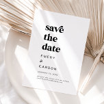 Moderne schwarze Typografie Save the Date<br><div class="desc">Diese moderne schwarze Typografie ist Save the Date perfekt für eine einfache Hochzeit. Das minimalistisch-schwarz-weiße Design besticht durch einen Retro-zeitgenössischen Schriftart mit einem einzigartigen böhmischen Ambiente. Ideal für jede Jahreszeit. Behalt es minimal,  wie es ist,  oder fügen Sie Ihre eigenen Grafiken und Kunstwerke.</div>