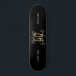 Moderne schwarze und goldene Typografie 40. Geburt Skateboard<br><div class="desc">Moderne schwarze und goldene Typografie 40. Geburtstagsgeschenk. Teil einer eleganten Sammlung.</div>