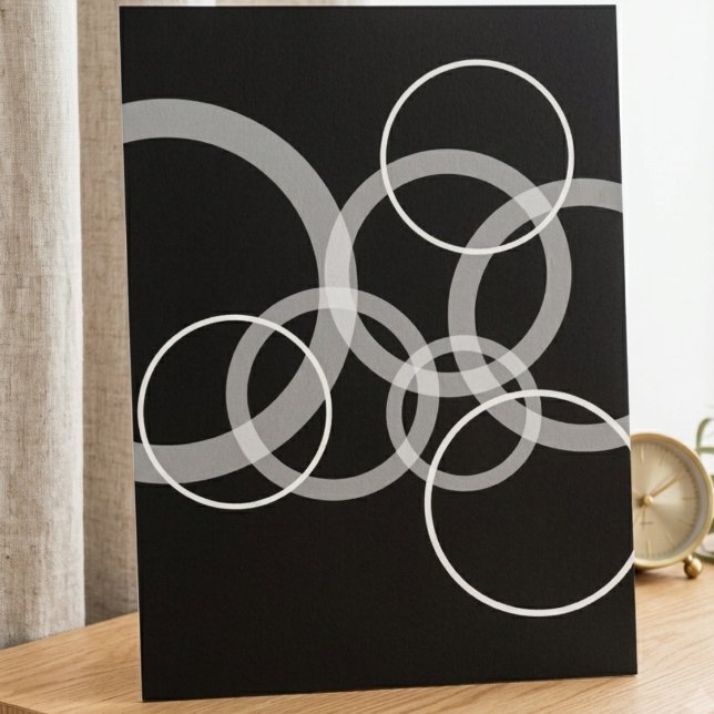 Moderne schwarze und weiße überlappende Kreise Poster (This modern black and white circular wall poster adds a sharp, artistic touch to any home office.)