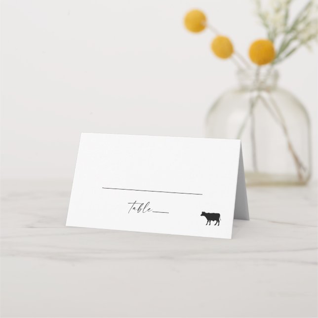 Moderne Script Beef Meal Option geklappt Hochzeit Platzkarte (Vorderseite)