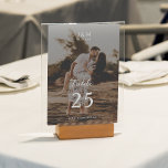 Moderne Script Full Foto Monogram Wedding Tischnummer<br><div class="desc">Moderne Script Full Foto Monogram Wedding Tischnummer.</div>
