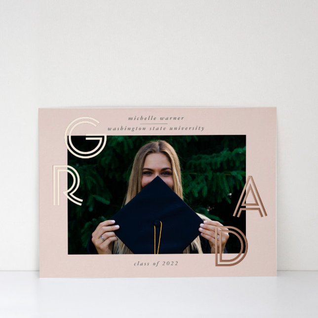 Moderne Script Graduate Announcement Foil Card Folieneinladung (Von Creator hochgeladen)