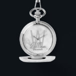 Moderne Script-Personalisierte Trauzeugen Armbanduhr<br><div class="desc">Moderne Minimalistische Personalisierte Monogramm- und Namensgeschenke Dieses Design zeichnet sich durch einen personalisierten Namen im modernen, grauen Stil der Handschrift Schriftart und Monogramm in hellgrauem, modernem Sans Serif Schriftart Stil als Hintergrund aus, mit dem Titel in grau modernen Sans Serif Schriftart Stil, auf weißem Marmor Hintergrund. Auch perfekt für Trauzeuge,...</div>