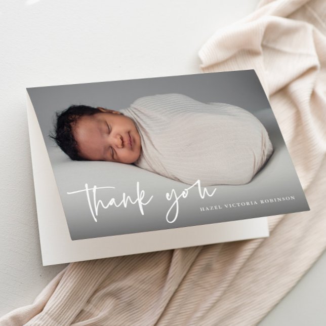 Moderne Script Religious Foto Baptism Dankeskarte (Modern script typography overlay photo baptism thank you card.)