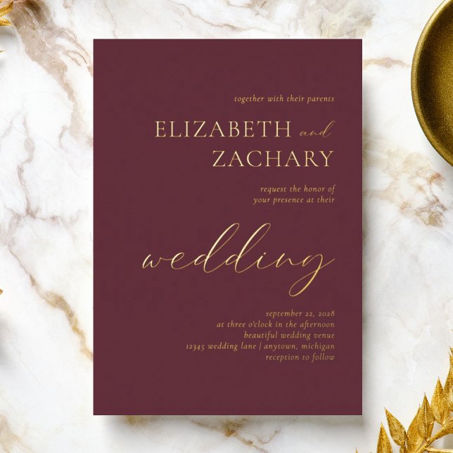 Moderne Script Typografie Burgundy Wedding Folieneinladung (Von Creator hochgeladen)