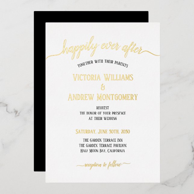 Moderne Script Typografy Black Gold Wedding Folieneinladung (Vorderseite/Rückseite)