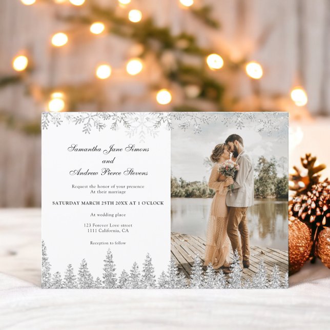 Moderne Silber-Winterschnee-Skript 1 Foto Hochzeit Einladung (Modern silver winter snow script 1 photo wedding invitation)