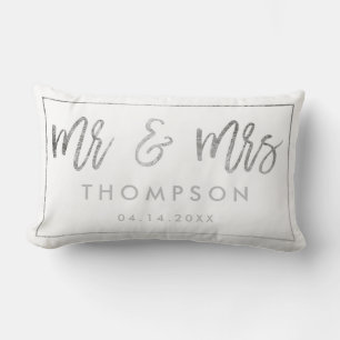 Moderne silberweiße Mr-und-Mrs-Hochzeitsgeschenk Lendenkissen
