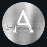 Moderne Silver Girly Metallic Monogram Runder Aufkleber<br><div class="desc">Moderne silberne Imitate Girly Metallic Edelstahl Foil Elegant Sticker. Dieser Aufkleber kann so angepasst werden,  dass er Ihren Anfangs- und Vornamen für ein Geschenkpaket enthält.</div>
