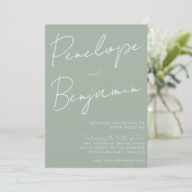 Moderne Skripthandschrift Dusty Sage Wedding Einladung (Stehend Vorderseite)