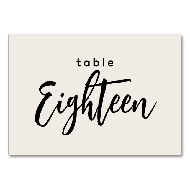 Moderne Skripttabelle 18 Achtzehn Off-White Weddin Tischnummer (Vorderseite)