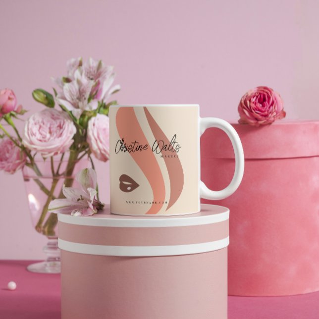 Moderne Soft Peach und Earthy Makeup Artist Simple Kaffeetasse (Von Creator hochgeladen)