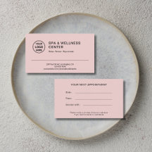 Moderne Spa-Massagetherapeutin Pink