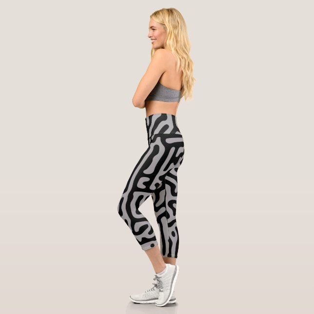 Moderne, stilvolle Gray & Black Classic Capri Leggings (Links)