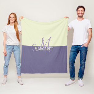 Moderne stilvolle lila weiße personalisierte Name Fleecedecke