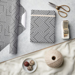 Moderne Streifen in Schwarz, Weiß und Grau - cool Geschenkpapier