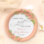 Moderne Sweet Little Peach Baby Dusche Pappteller<br><div class="desc">Treten Sie ein in die süße Vorfreude auf die Ankunft eines kleinen mit unserem Design! Das Design entfaltet sich in einem zarten Rahmen, der mit üppigen Aquarellpfirsichen geschmückt ist und einen malerischen Rahmen schafft, der die kommende Freude symbolisiert. Hinter dem Rahmen wird der Hintergrund in der trendigen Pfirsichfarbe gebadet, was...</div>