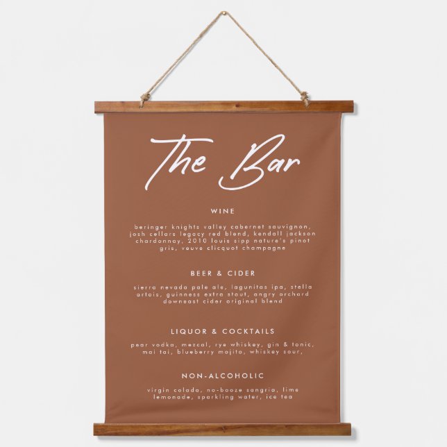 Moderne Terracotta Calligraphy Drinks Bar Menu Wandteppich Mit Holzrahmen (Vorderseite)