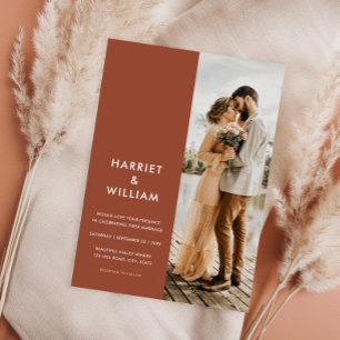 Moderne Terracotta Rost Minimalistische Hochzeit Einladung