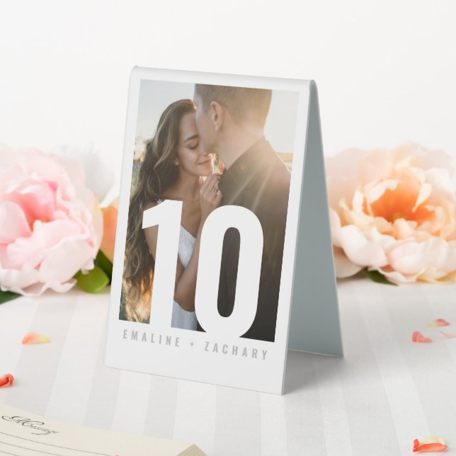 Moderne Tischnummer mit Foto Tischaufsteller (In Situ (Hochzeit))