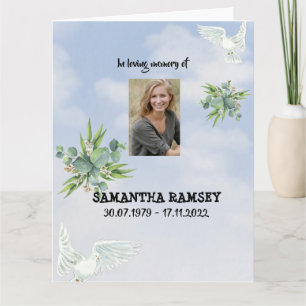 Moderne Trauerkarte mit blauem Himmel Karte