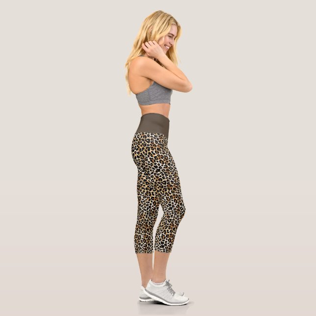 Moderne, trendige Black Tan White Leopard Print Capri Leggings (Rechts)