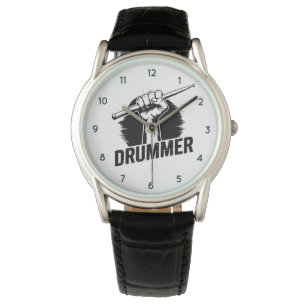 Moderne trendige Drummerfaust mit Drumsticks Armbanduhr