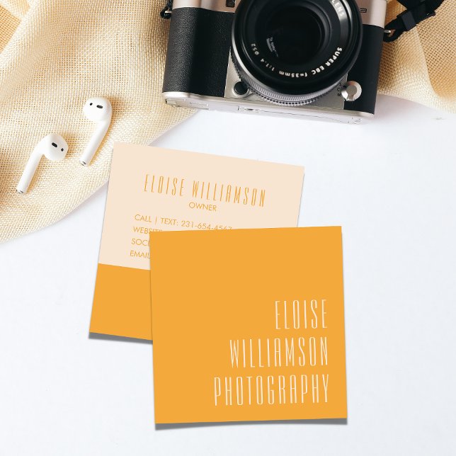 Moderne Trendy Chic Bold Typografy Yellow QR Quadratische Visitenkarte (Von Creator hochgeladen)