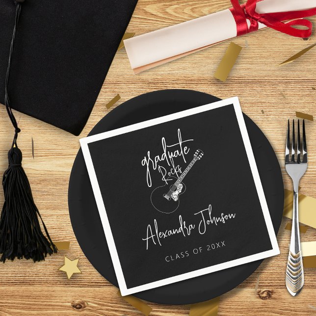 Moderne trendy Script Gitarre Graduation Party Serviette (Modern trendy black and white minimalist guitar themed graduation party custom napkin)