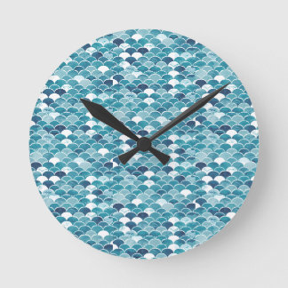 Moderne Türkis- und Königlichblaue Wildblumen-Blüt Runde Wanduhr