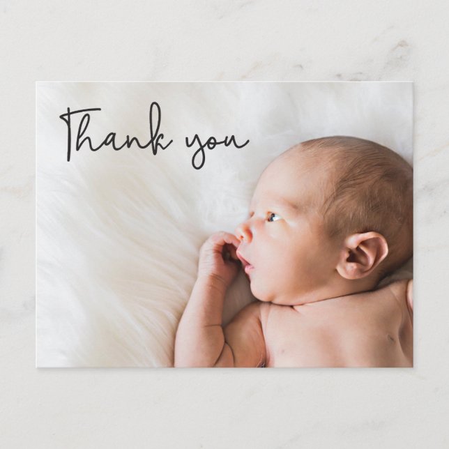 Moderne Typografie Danke für das Custom Baby Foto Ankündigungspostkarte (Vorderseite)