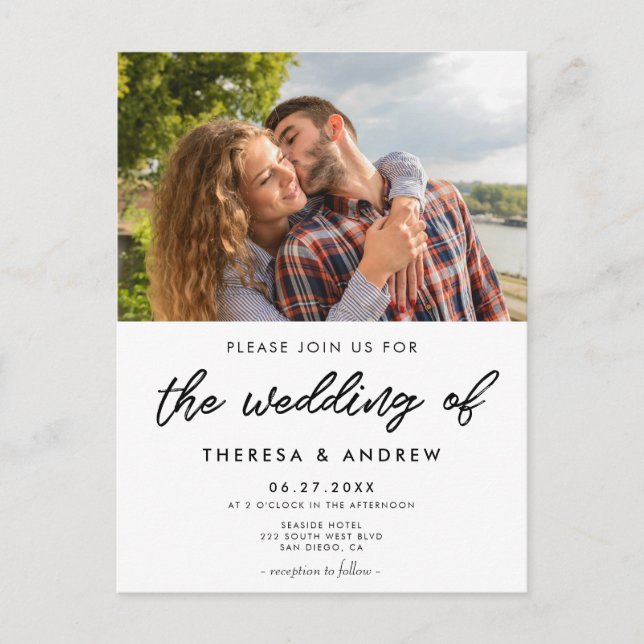 Moderne Typografie Foto Hochzeitseinladung Postkarte (Vorderseite)