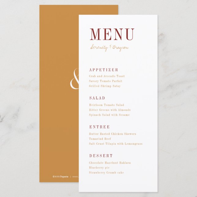 Moderne Typografie minimalistische Hochzeit im Her Menükarte (Vorne/Hinten)