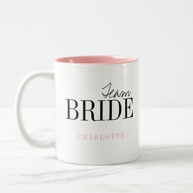 Moderne Typografie Personalisiert Team Bride Tasse (Links)