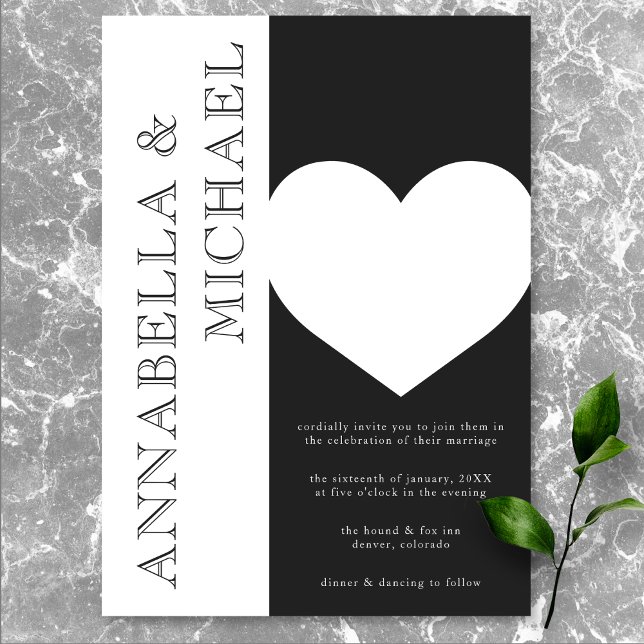 Moderne Typografie Schwarz-weiß Heart Wedding Einladung (Modern Typography Black White Heart Wedding Invitation)
