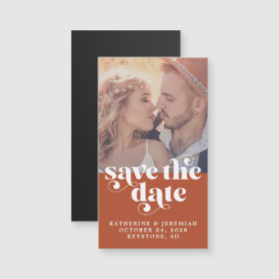 Moderne Typografie Terrakotta Foto Save-the-Date Magnetkarte