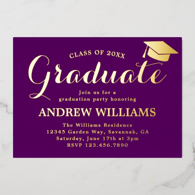 Moderne Typografy Lila Graduation Party Folieneinladung (Vorderseite)