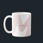 Moderne überarbeitete Mit Monogramm Anfangs- und N Kaffeetasse<br><div class="desc">Stilvolle und trendige Tasse mit einem großen mit Monogramm Initial und Namen auf beiden Seiten in einfachen,  modernen Schriftart. Wenn Sie Hilfe bei der Anpassung benötigen,  schreiben Sie mir bitte den unten stehenden Button und ich werde Ihnen gerne helfen.</div>