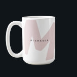 Moderne überarbeitete Mit Monogramm Anfangs- und N Kaffeetasse<br><div class="desc">Stilvolle und trendige Tasse mit einem großen mit Monogramm Initial und Namen auf beiden Seiten in einfachen,  modernen Schriftart. Wenn Sie Hilfe bei der Anpassung benötigen,  schreiben Sie mir bitte den unten stehenden Button und ich werde Ihnen gerne helfen.</div>