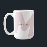 Moderne überarbeitete Mit Monogramm Anfangs- und N Kaffeetasse<br><div class="desc">Stilvolle und trendige Tasse mit einem großen mit Monogramm Initial und Namen auf beiden Seiten in einfachen,  modernen Schriftart. Wenn Sie Hilfe bei der Anpassung benötigen,  schreiben Sie mir bitte den unten stehenden Button und ich werde Ihnen gerne helfen.</div>