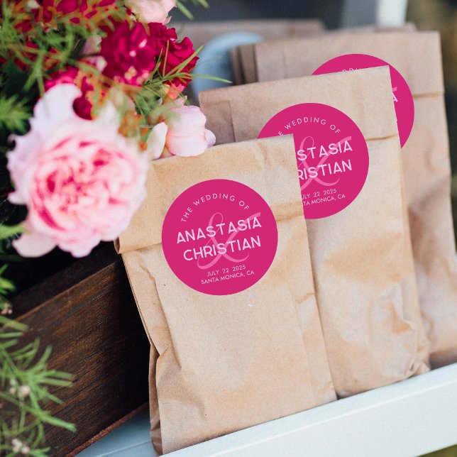 Moderne und kühne Magenta Wedding Runder Aufkleber (Von Creator hochgeladen)