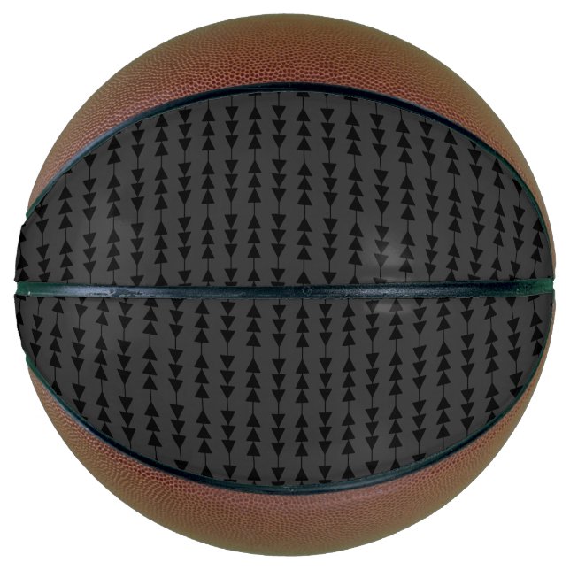 Moderne und stilvolle Black Hanging Dreiecke auf S Basketball (Vorderseite)
