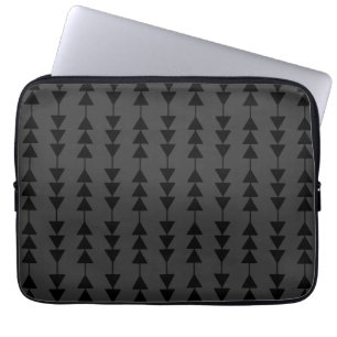 Moderne und stilvolle Black Hanging Dreiecke auf S Laptopschutzhülle