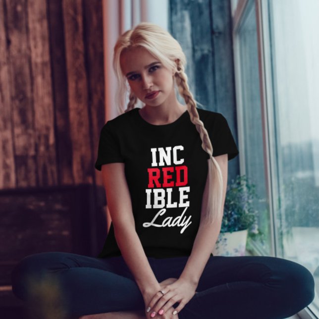 Moderne, unglaubliche Dame, die Zitat bestärkt T-Shirt (Von Creator hochgeladen)