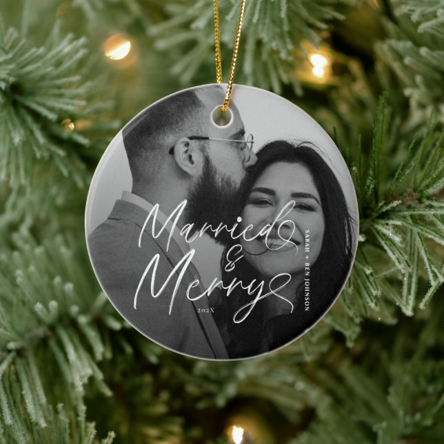 Moderne Verheiratete und frohe Weihnachtsschrift Keramik Ornament (Baum)