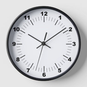 Moderne Wanduhr