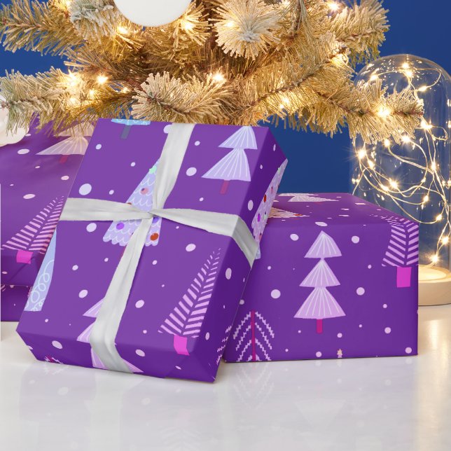 Moderne Weihnachtsbäume Lila rosa blaues Muster Geschenkpapier (Feiertage)