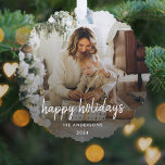 Moderne Weihnachtsstylische Minimalistische Script Ornament Karte<br><div class="desc">Einfaches, stilvolles, individuelles Foto "Happy Ferien" Weihnachtsdesign mit moderner minimalistischer handgeschriebener Schrift Typografie und einem schlichten schwarzen Farbverlauf. Das Foto und der Text können leicht für ein einzigartiges Design personalisiert werden, wie es Ihre ganz besondere Familie ist! Das abgebildete Bild dient nur zur Veranschaulichung, um durch Ihr eigenes Foto ersetzt...</div>